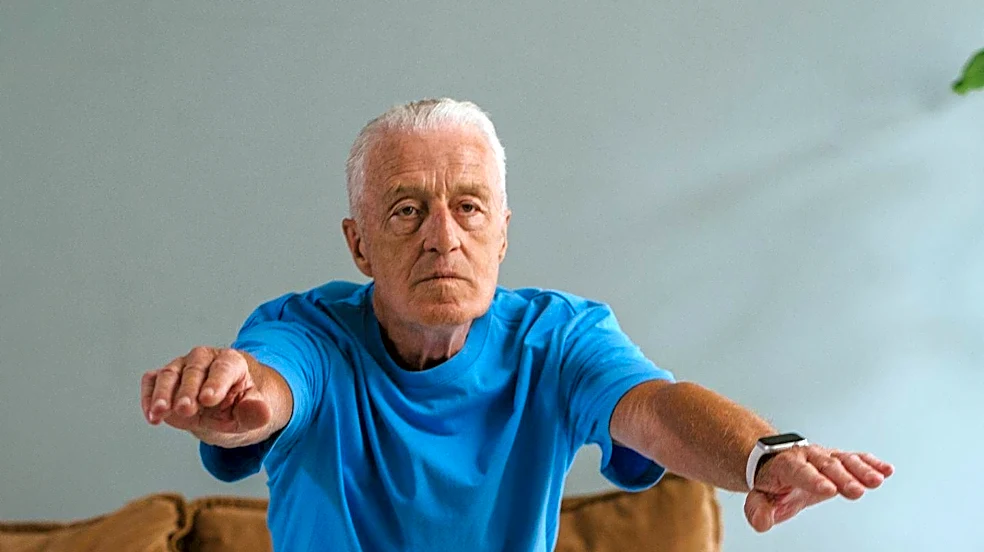 Healthy Aging Emphasizes Balanced Lifestyle and Regular Medical Care