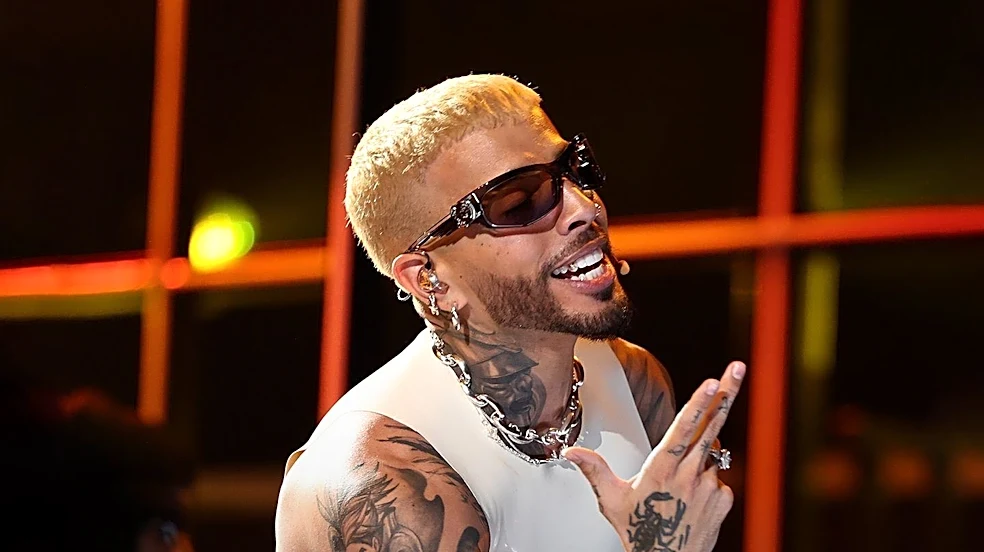 Rauw Alejandro Makes Surprise Appearance at Álvaro Díaz Concert in New York