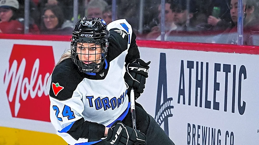 No. 2 Wisconsin Women's Hockey Dominates Minnesota State with 12-1 Victory