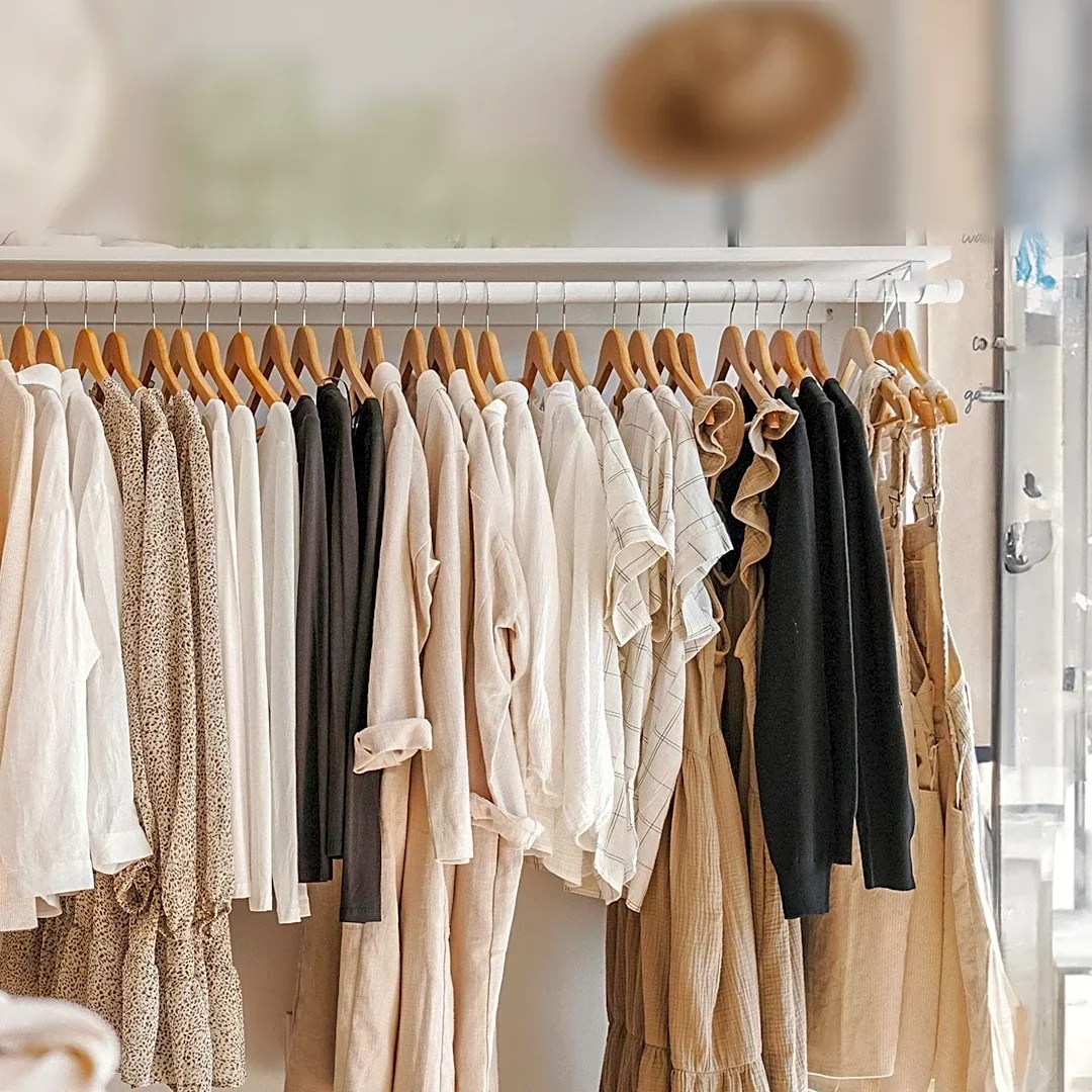 DÔEN Unveils New White and Black Collection Featuring Romantic Dresses and Tops
