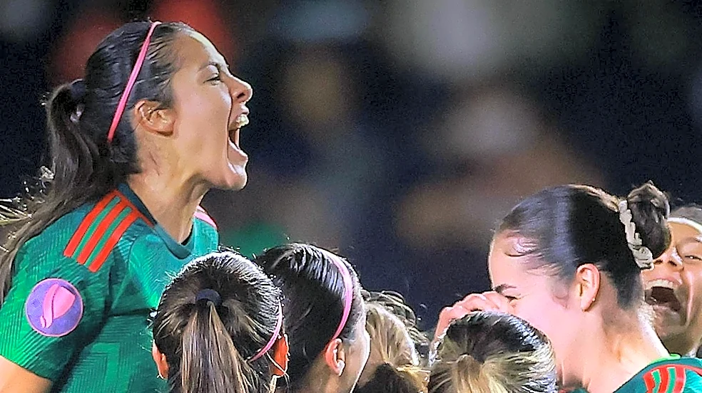 Kent State Women's Soccer Defeats Bowling Green Falcons 2-1 in Conference Match