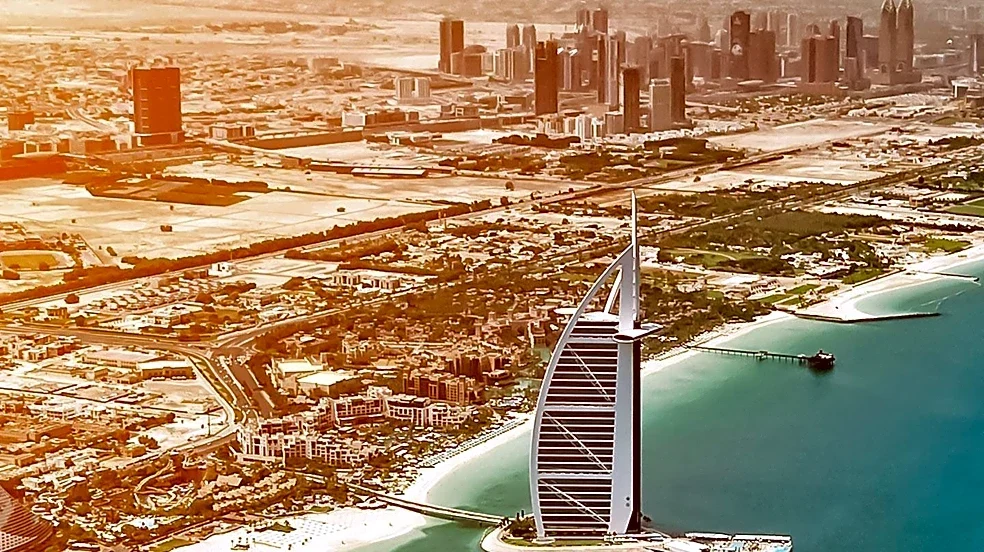 UAE Invests Heavily in Green Hydrogen for Export, Posing Threat and Partnership to Europe