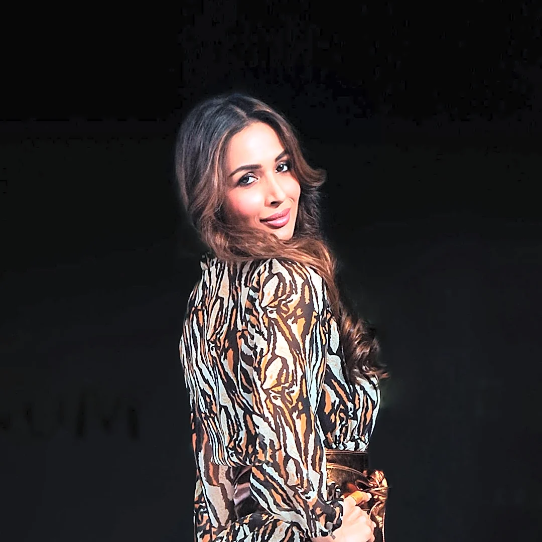 Mob Wife Aesthetic Gains Popularity, Emphasizing Luxury Textures and Bold Prints