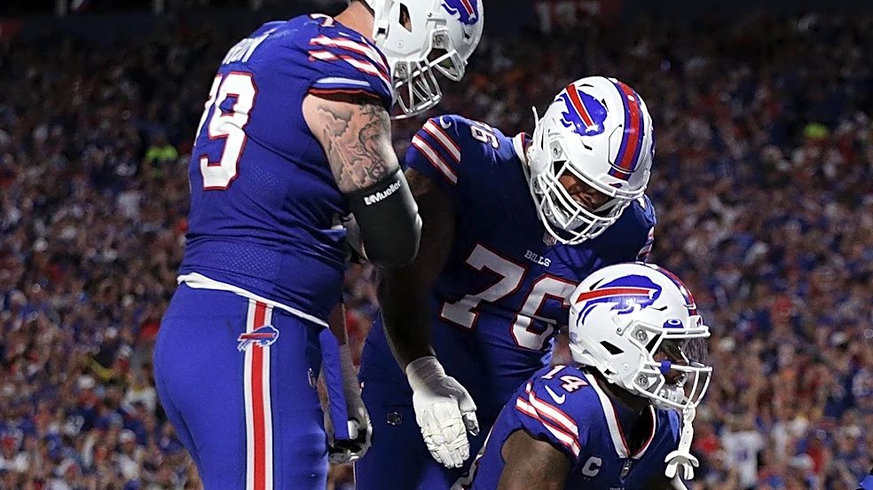 Buffalo News Reporter Lance Lysowski Discusses Bills' Victory Over Raiders