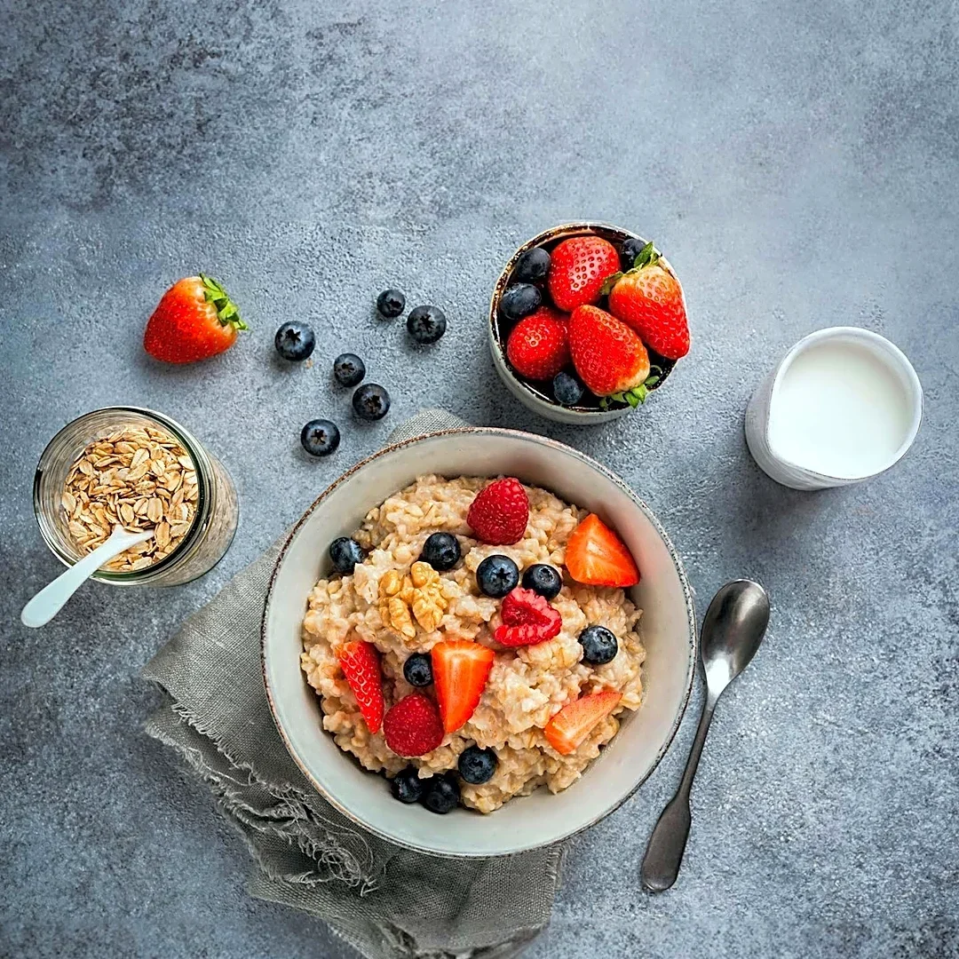 Oatmeal, a Superfood, Can Cause Stomach Pain for Some Individuals