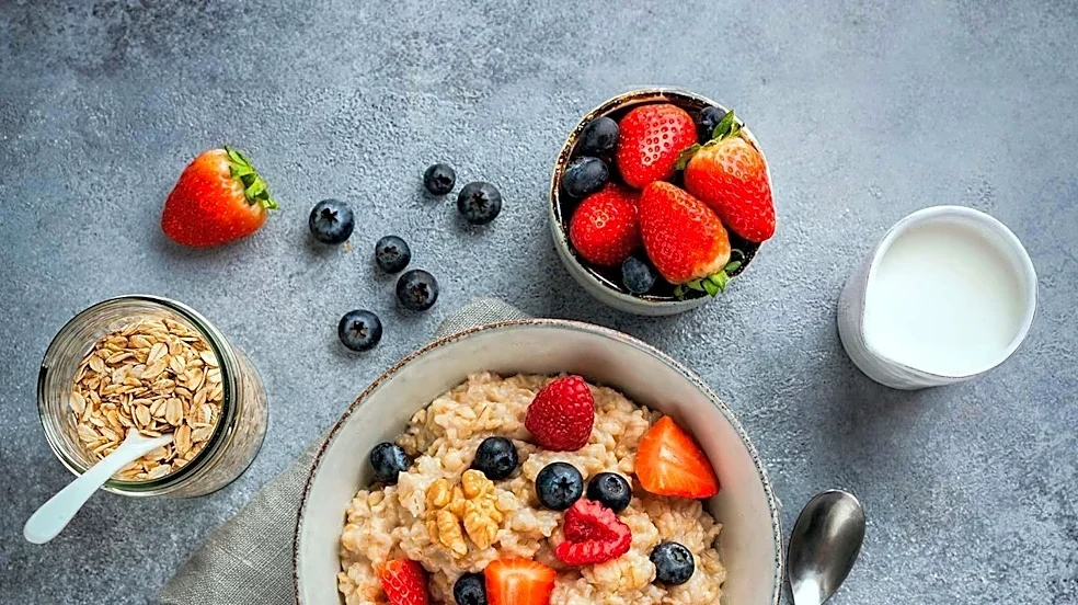 Oatmeal, a Superfood, Can Cause Stomach Pain for Some Individuals