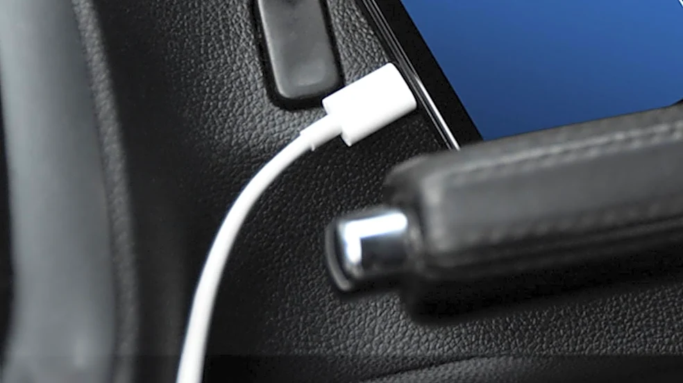 Phone Overheating Issues with CarPlay and Android Auto Addressed with Practical Solutions