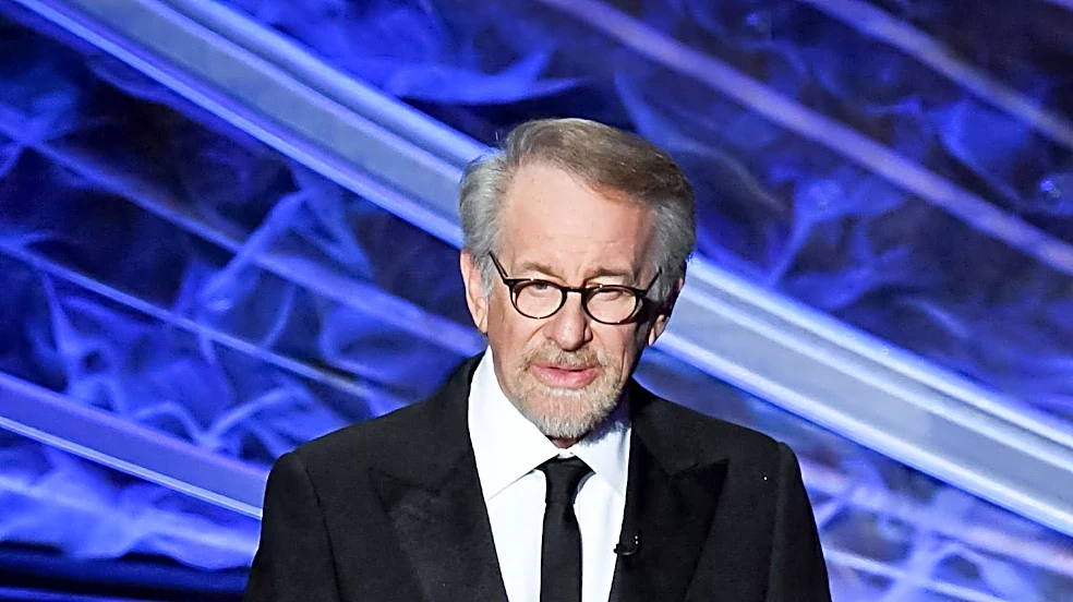 Steven Spielberg Praises Pete Postlethwaite as 'Best Actor in the World' Following 1997 Collaboration