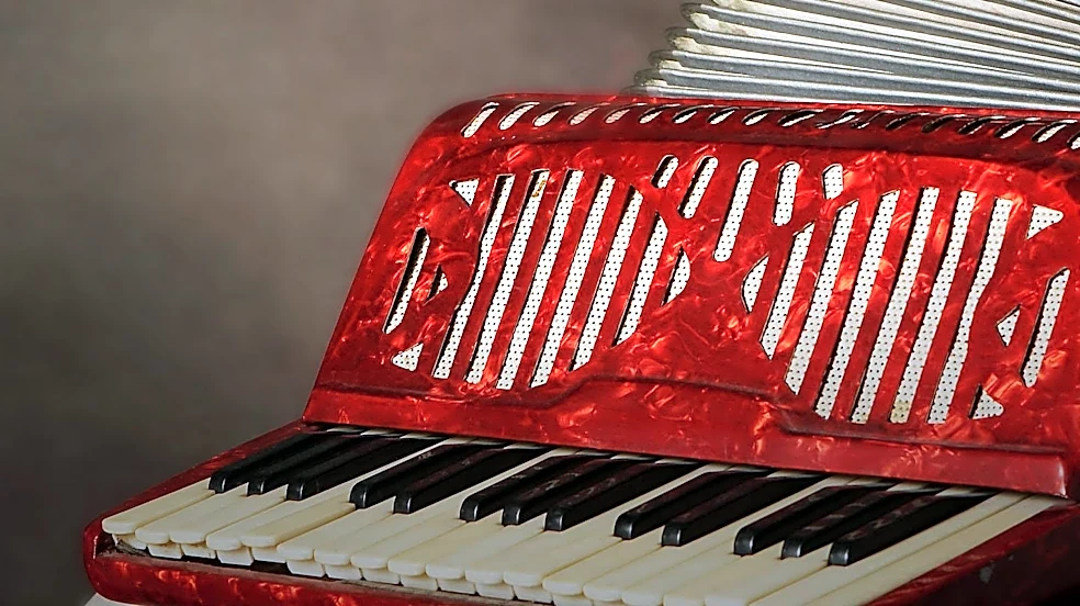 Vermont Retiree Nathan Longo Revitalizes Accordion Repair Tradition in New England