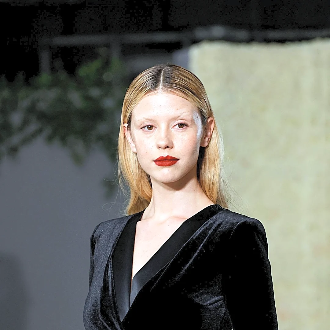 Mia Goth's Representative Addresses AI-Generated Image Controversy on Instagram
