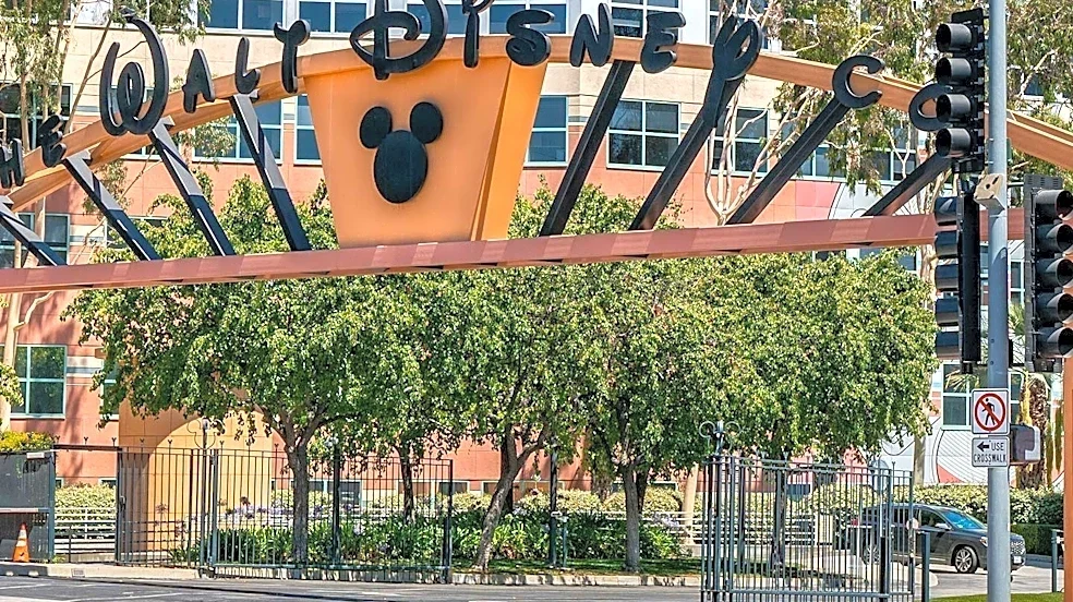 Walt Disney Pictures Offers CG Generalist – Environment Intern Position for Winter 2027 in Burbank, CA