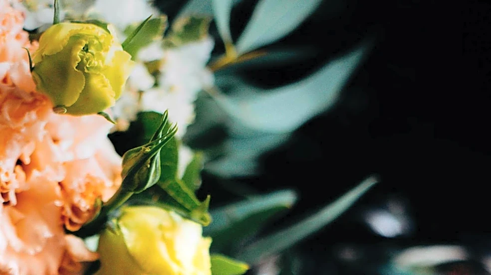 American Songwriter Highlights Three 1970s One-Hit Wonders Ideal for Wedding Playlists