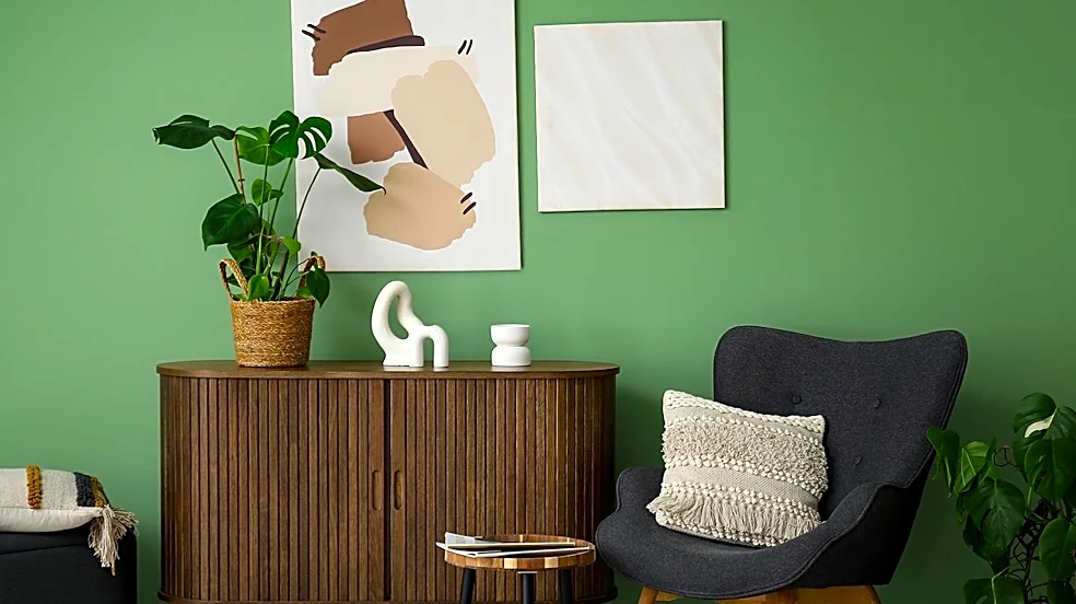 Gallery Walls Offer Flexible Home Decor, Balancing Aesthetics and Practicality