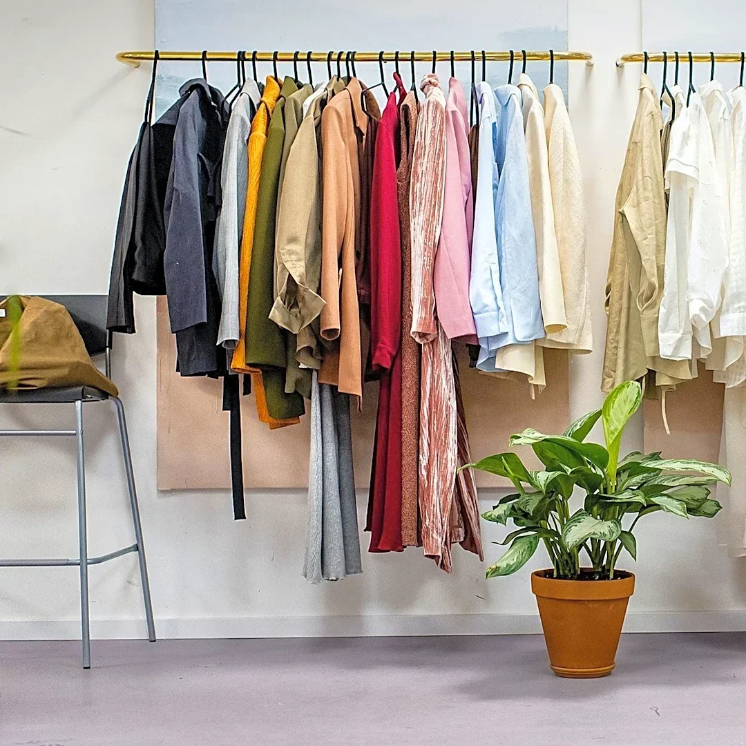 Helmut Lang Recognized for Minimalist Fashion Design and Cultural Impact