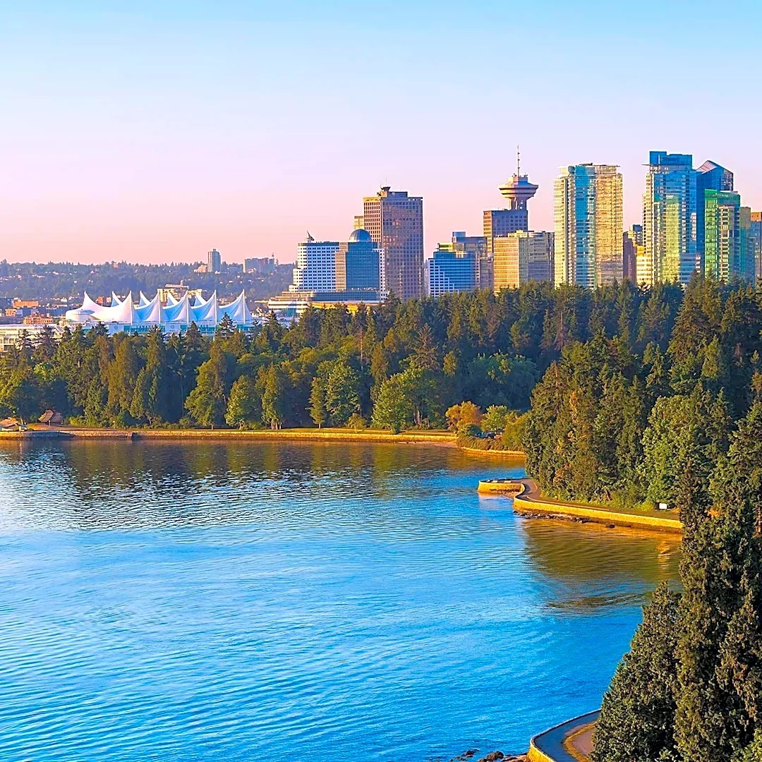 Vancouver Offers Free Walking Tour Highlighting City's Iconic Locations
