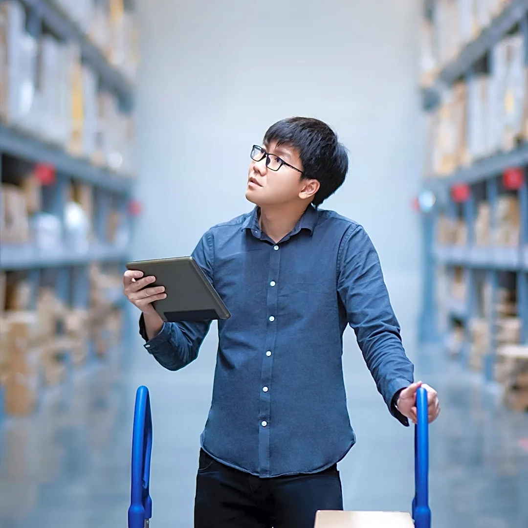 Fashionphile Seeks Operations Supervisor to Enhance Luxury Re-commerce Inventory and Shipping