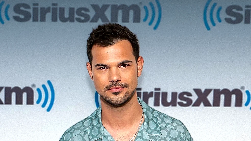 SiriusXM Launches New MOSAIC Channel Featuring '90s and '00s Pop Hits