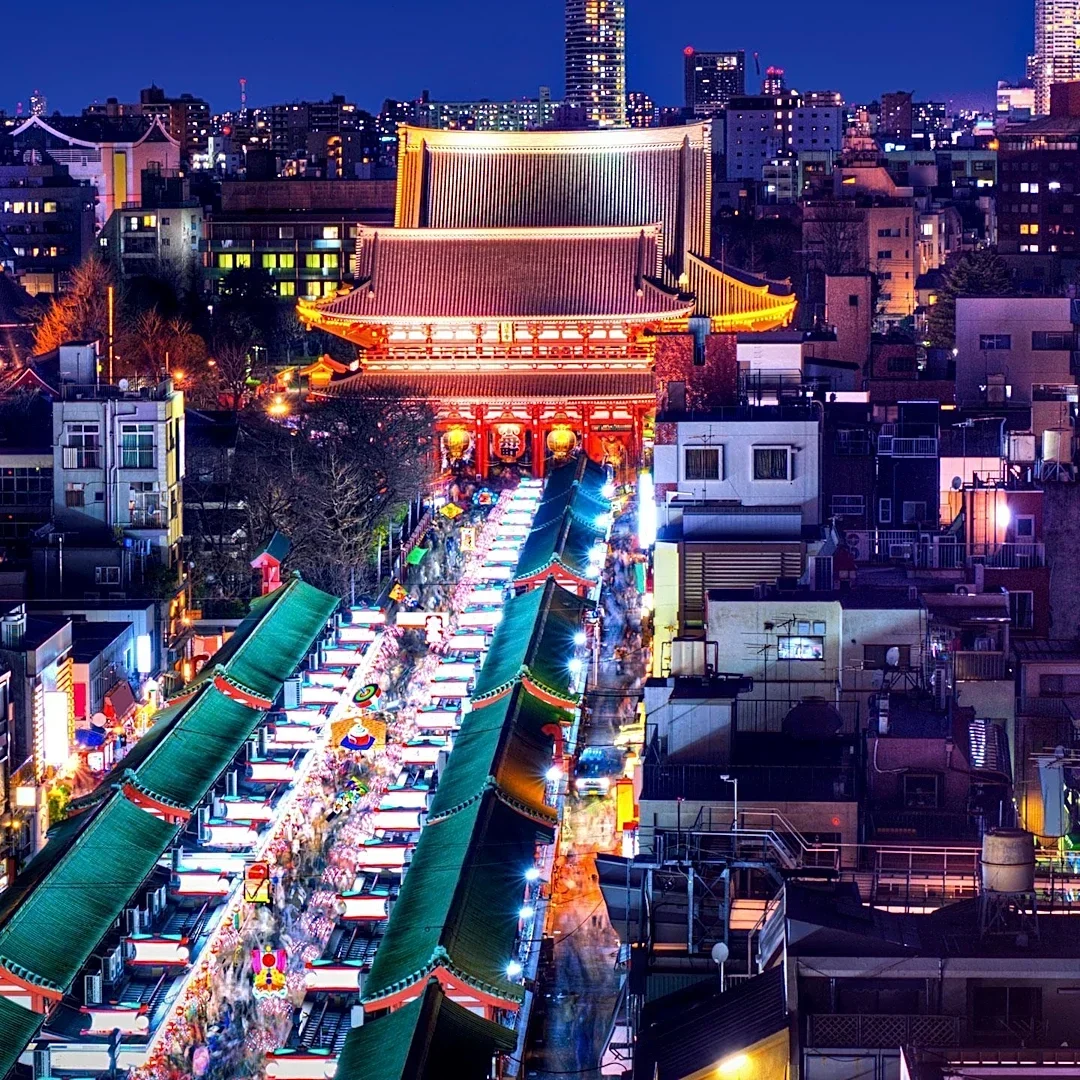 Yasaki Inari Shrine in Tokyo Offers Cultural Attraction Amidst Dining Options