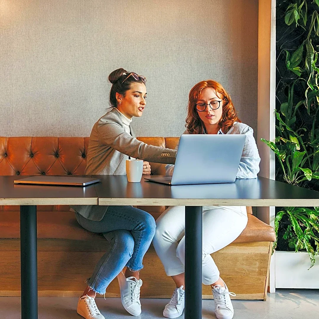 Gen Z Redefines Workplace Communication and Career Ambition, Posing Challenges for Multigenerational Offices