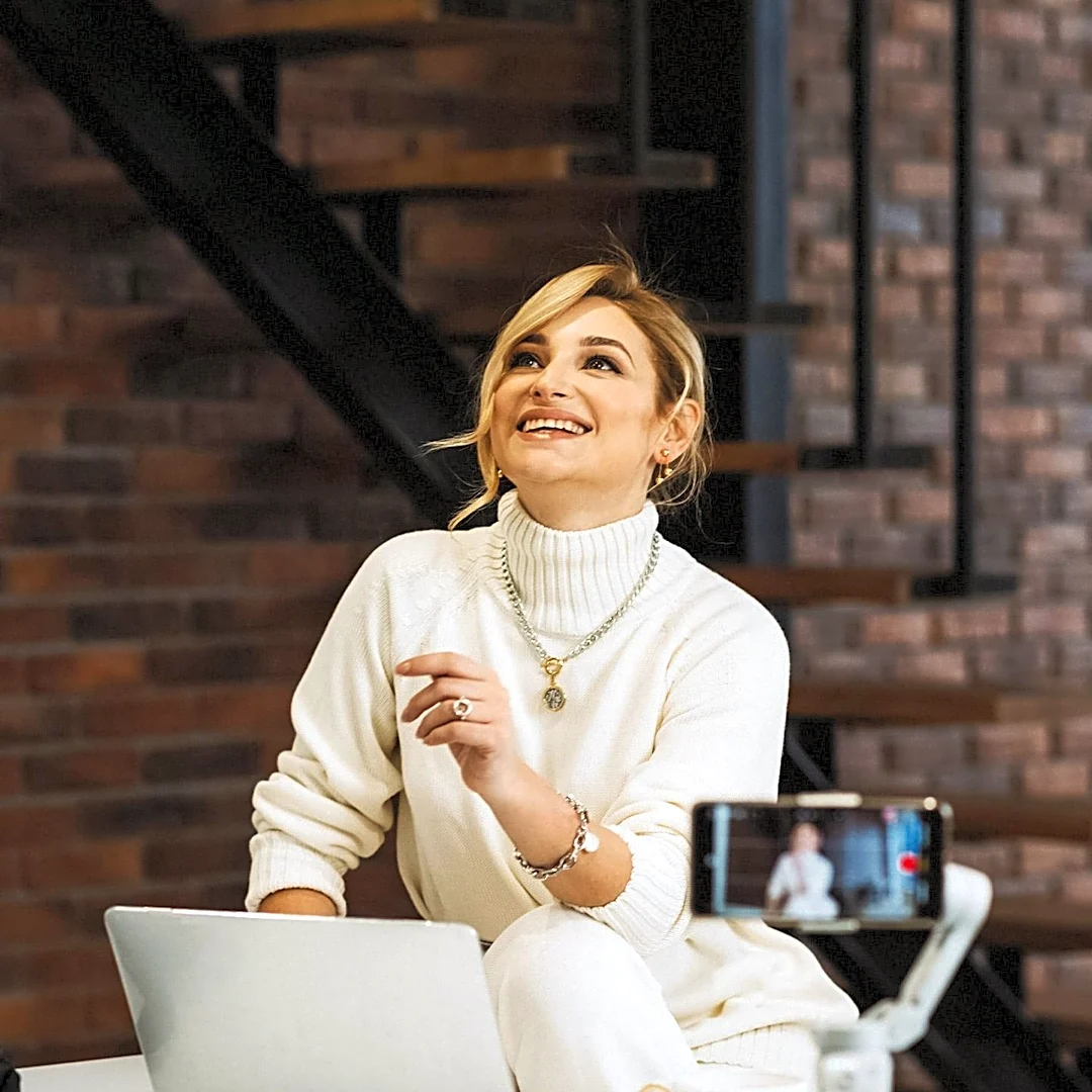 Clark University Alumna Tina Vo Balances Content Creation with Medical Career