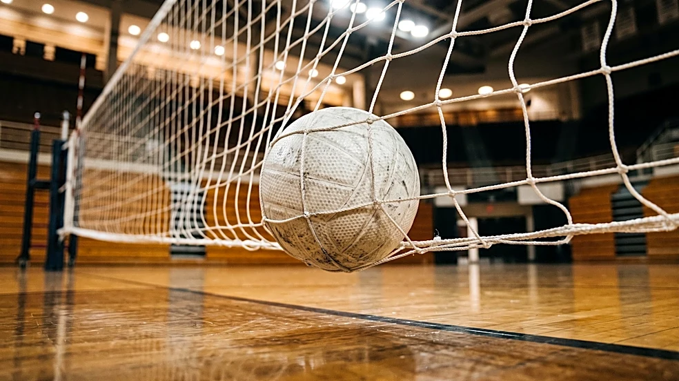 Marist Red Foxes Volleyball Team Defeats Sacred Heart Pioneers in Four Sets