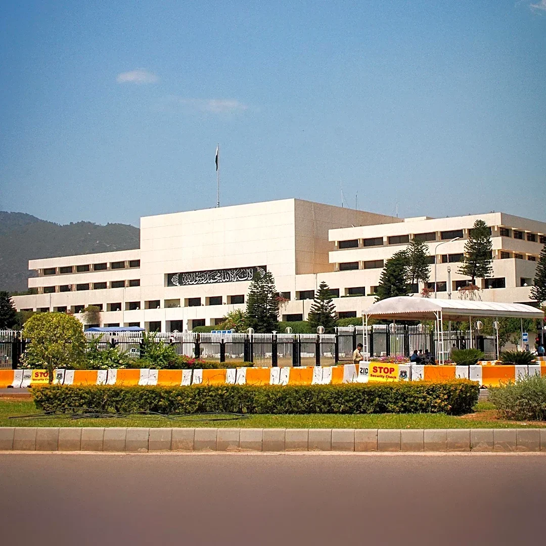 IMF Urges Pakistan to Broaden Fiscal Policy Beyond Debt Targets for Sustainable Growth