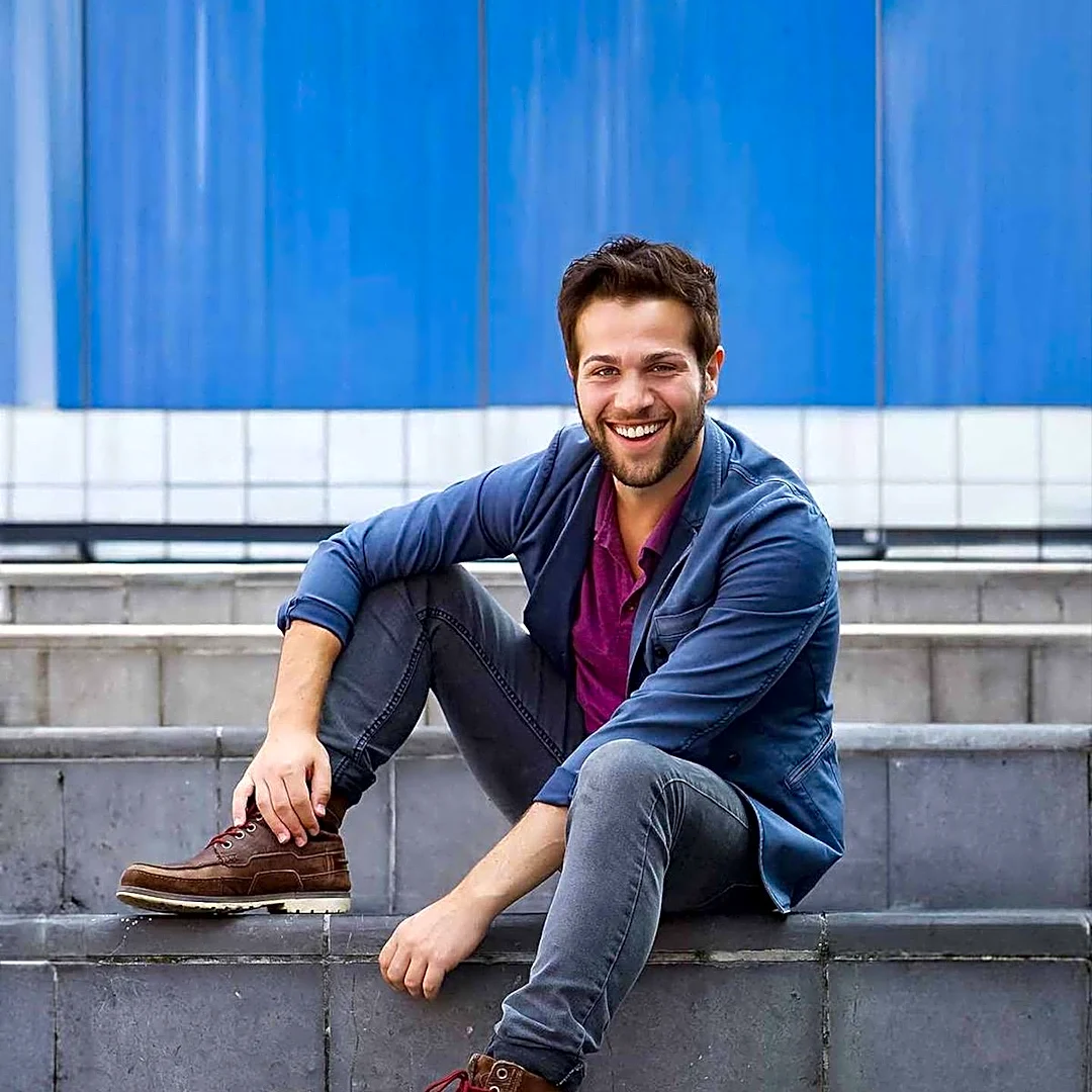 Richard Rankin Portrays John Rebus in BBC Series, Highlighting Crime Fiction's Literary Status