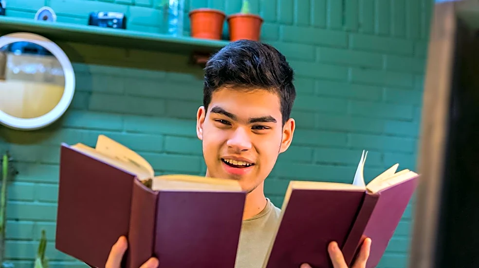 Audiobooks Offer Accessibility and Flexibility, While Reading Fosters Focus and Immersion