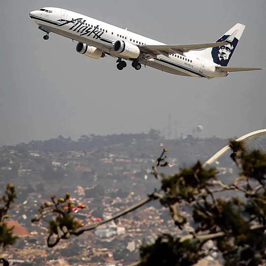 Alaska Air Group Reports Q3 GAAP Net Loss Amidst Elevated Fuel Costs, Projects Further Losses