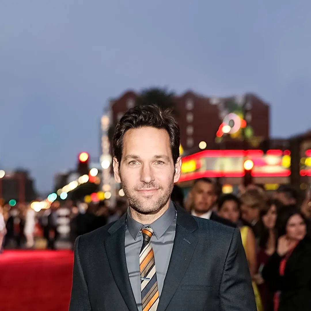Paul Rudd Visits Brooklyn Store Amid Kelly Clarkson's Viral Dispute Over $15,000 Mechanical Bird