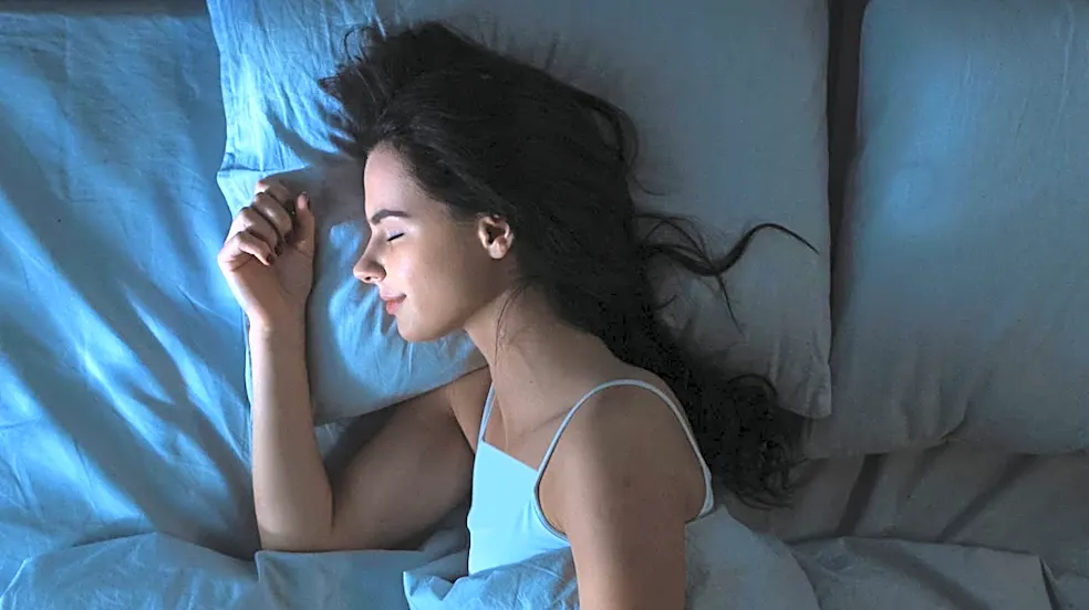 Winter Darkness Impacts Sleep Patterns, Emphasizing Circadian Rhythm and Daily Habits