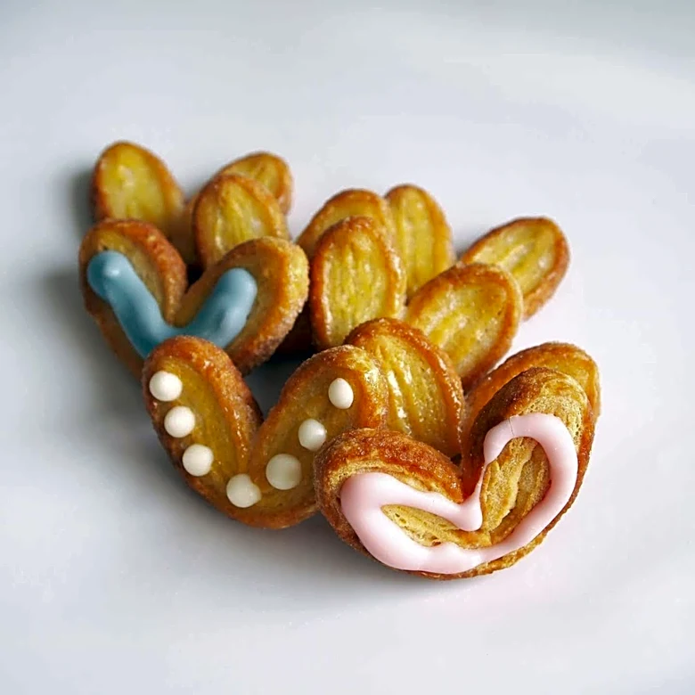 Koktail Magazine Highlights Edible Bag Charms Trend, Featuring Mini Mayo and Thai Seasoning