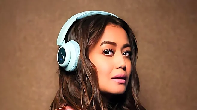 Celebrities Embrace Wired Headphones as a Resurgent Y2K Trend