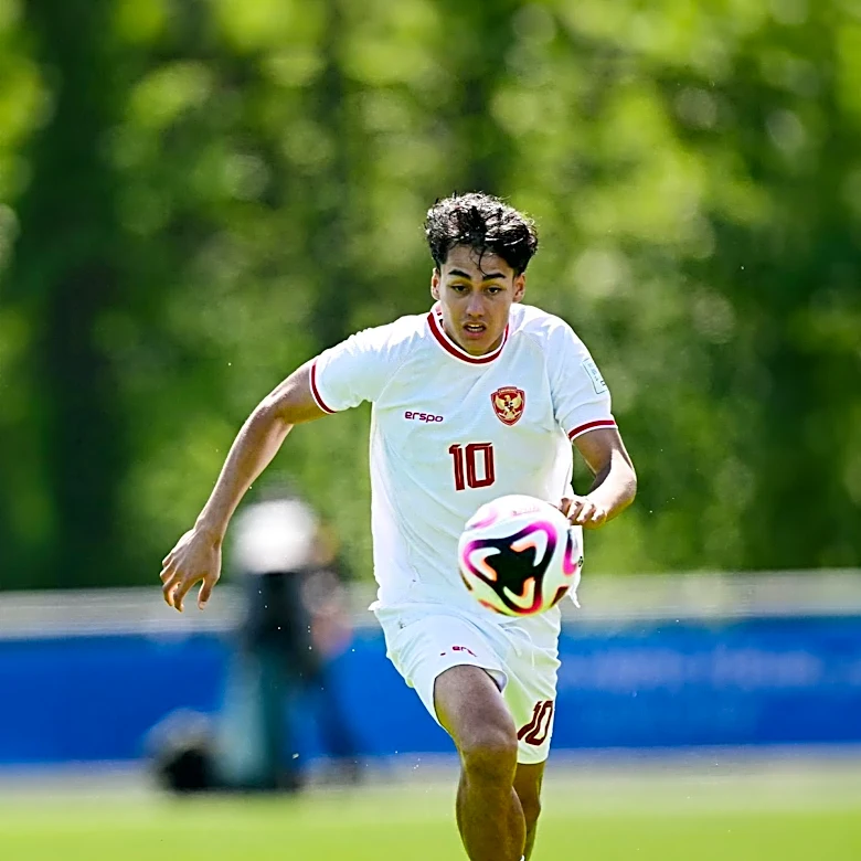 Naperville North Stuns Naperville Central in 3A Regional Soccer Final