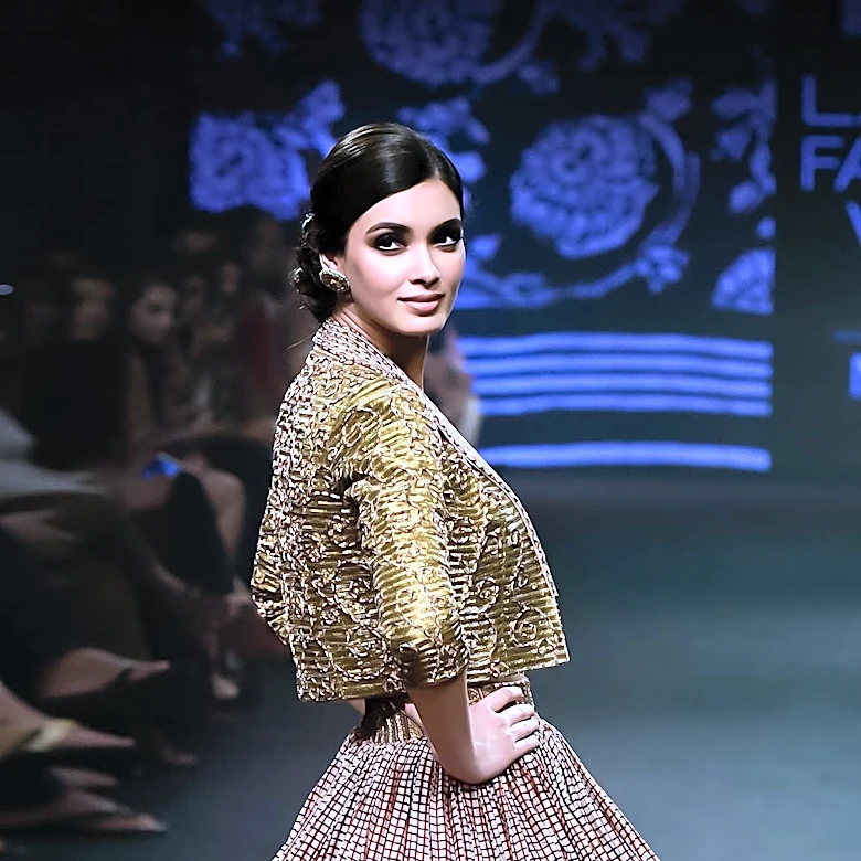 Minena Debuts Spring 2027 Collection at Mexico Fashion Week, Exploring Generational Identity
