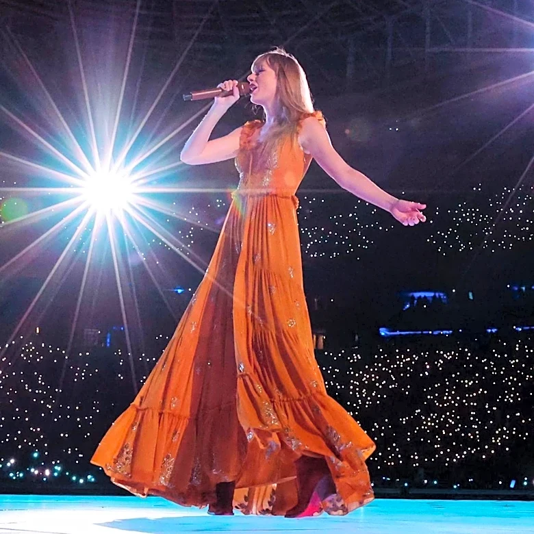 Taylor Swift Reportedly Worries About Appearing 'Out of Touch' Due to Wealth