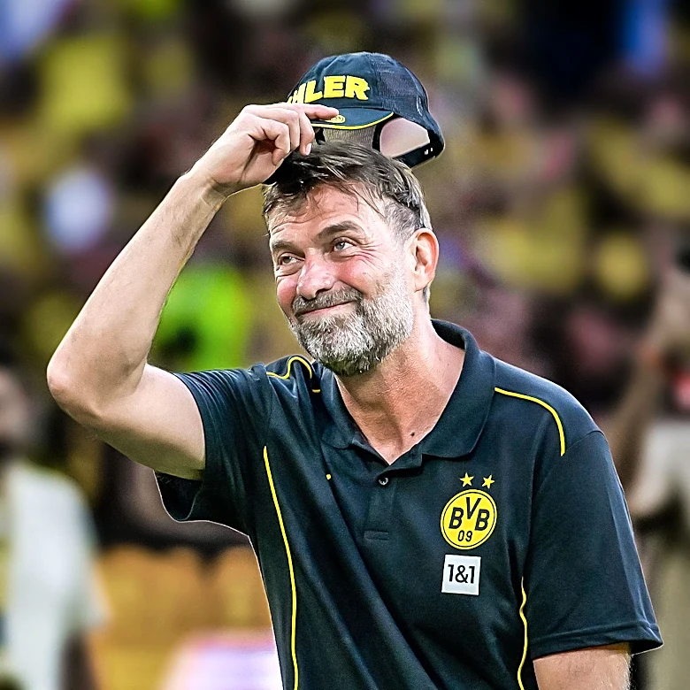 Borussia Dortmund Implements Fan Rewards Program to Discourage Phone Use During Matches