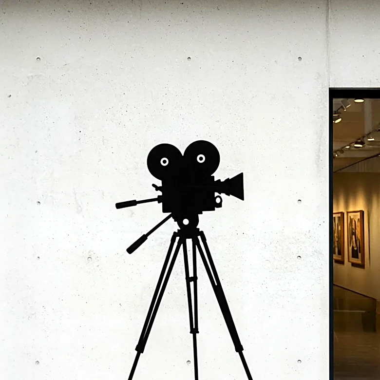 Gallery Walls Offer Personalized Home Decor Solutions
