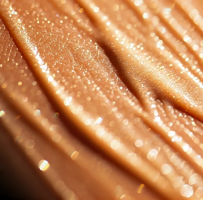 The Ingredient Strategy Behind Body Sunscreens That Layer Under Shimmer