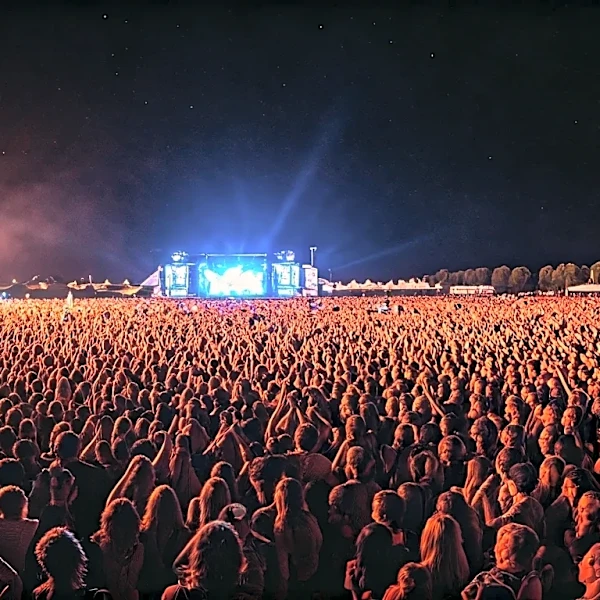 The Hidden Value of Crowd Shots in EDC Las Vegas’ Broadcast Strategy