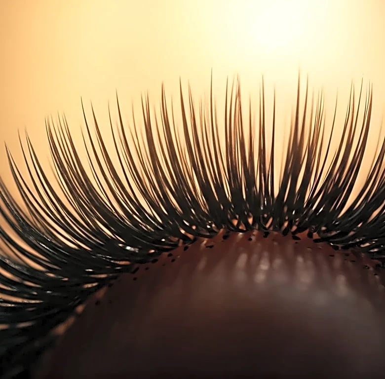 How Tubing Mascara Became a Humidity-Friendly Beauty Secret