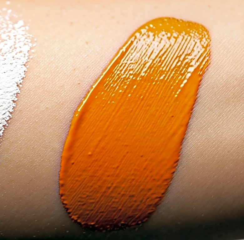 Why Mineral SPF Changes the Look of Body Makeup