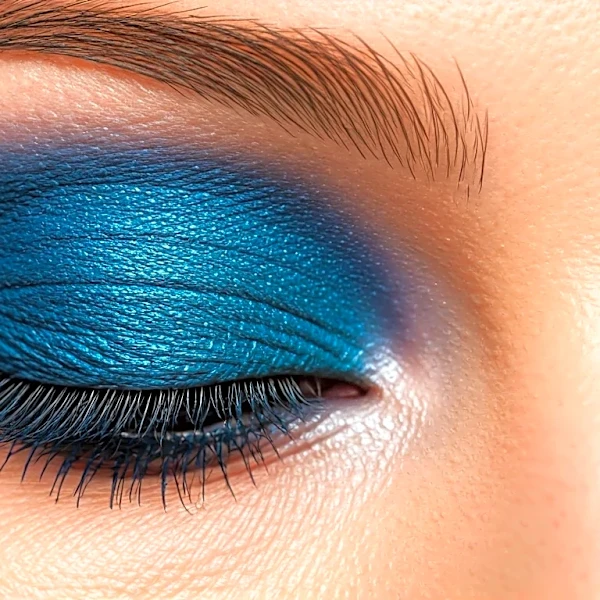 What 1980s blue eyeshadow look Actually Looks Like Done Right