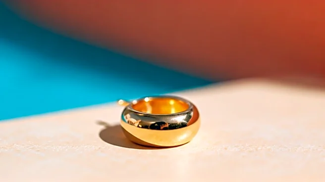 Why a Simple Gold Hoop Still Works for Every Summer Plan