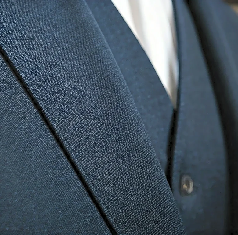 the Collar Gap Detail That Makes Draft-Night Tailoring Look Amateur