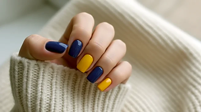 Fans Choose Team-Color Manicures Even With Neutral Outfits