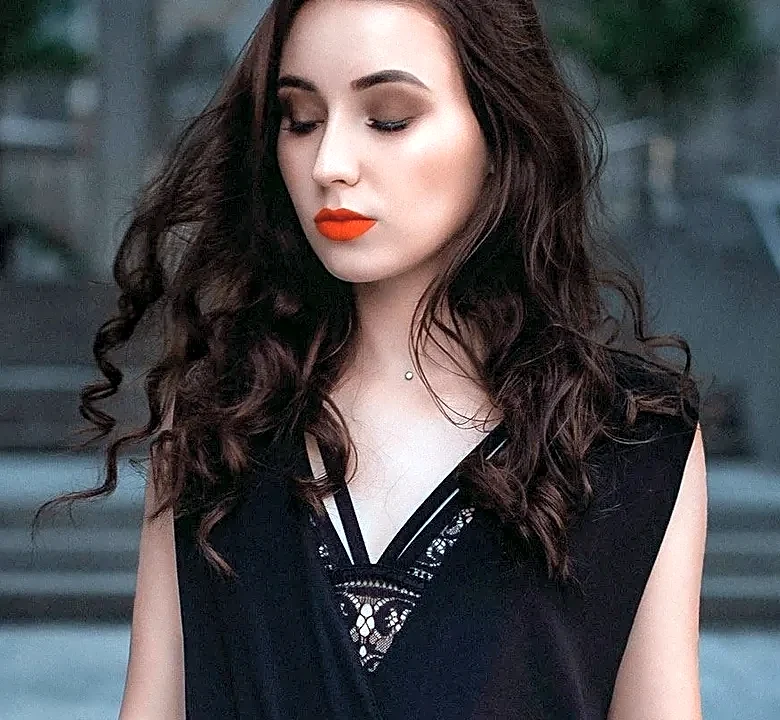 3 Comic-Con Outfits Built Around One Black Jumpsuit