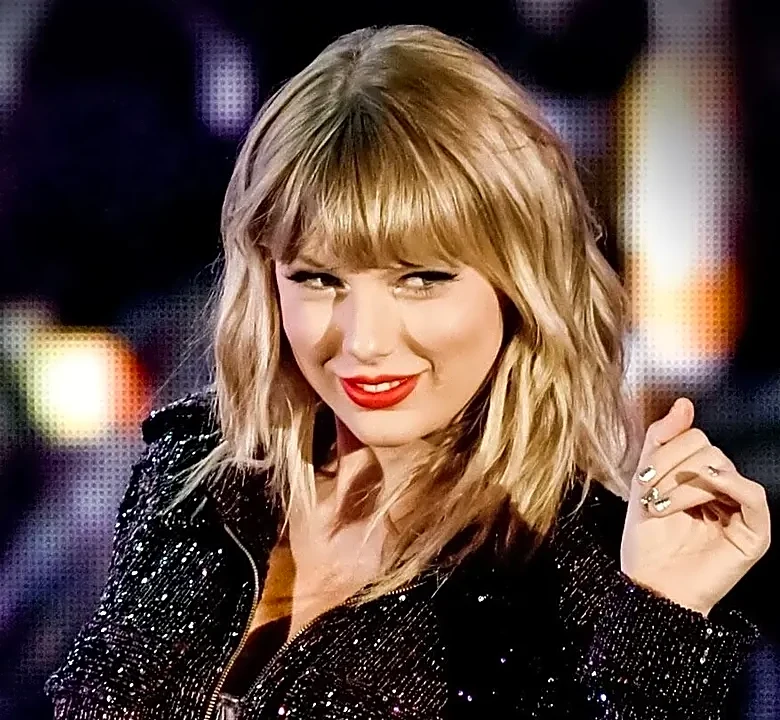 How Taylor Swift Fans Built a Parallel Concert-Livestream Culture