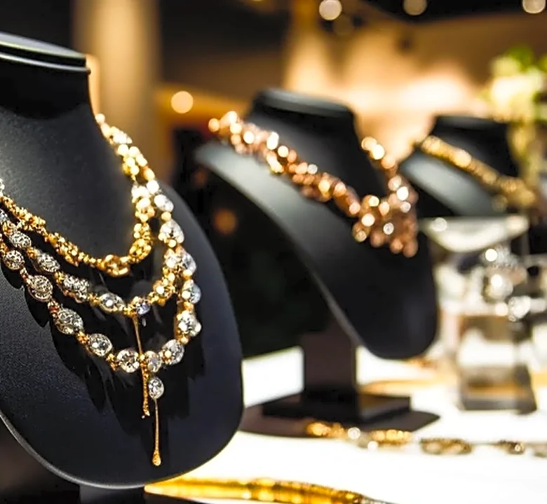 The Real Reason Opera Necklaces Are Worth (or Not Worth) the Premium