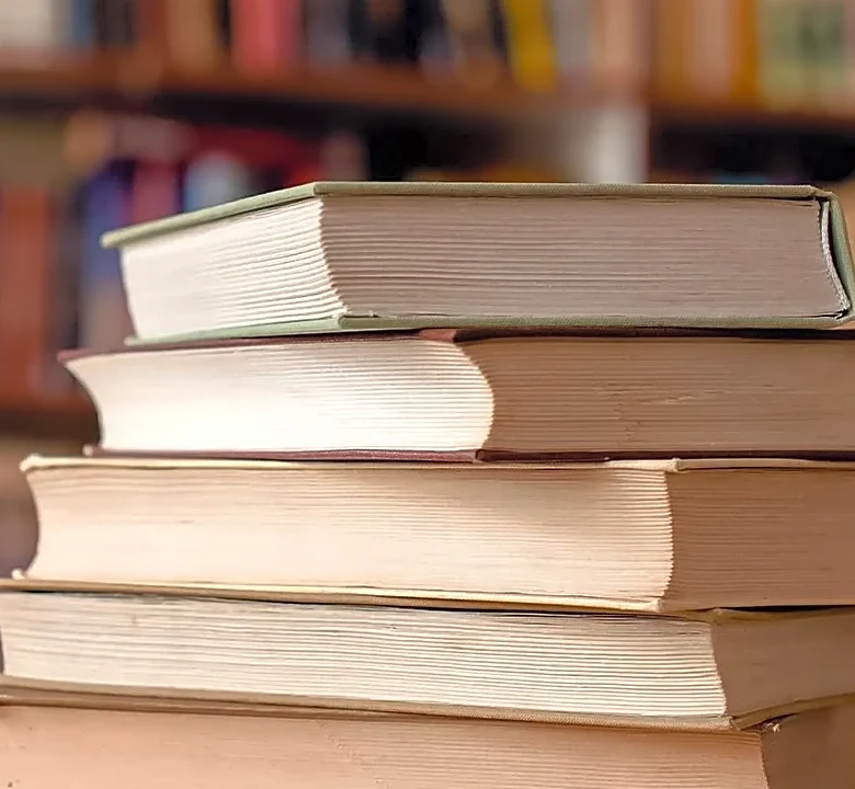 Project Hail Mary or The Martian: Which Andy Weir Story Should You Try First?